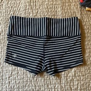 Lululemon spandex shorts